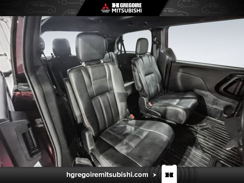 2016 Dodge GR Caravan Red Saint-Eustache - photo #26