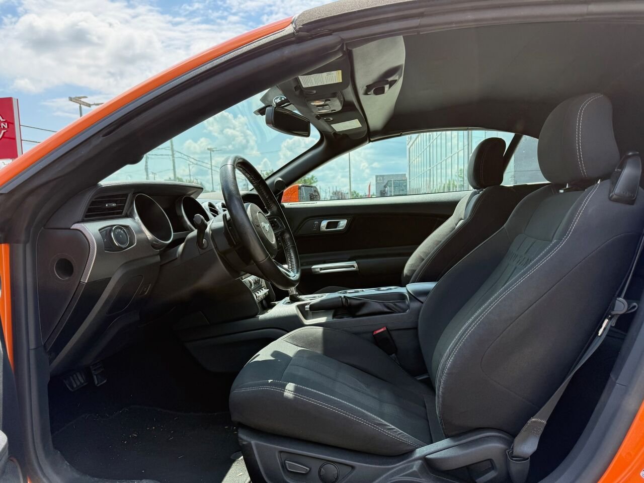 2020 Ford Mustang EcoBoost décapotable Orange Châteauguay - photo #9