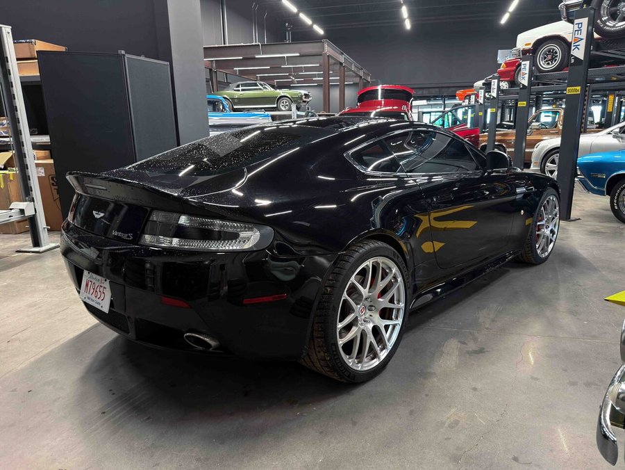 2012 Aston Martin V8 Vantage 2012 Black
