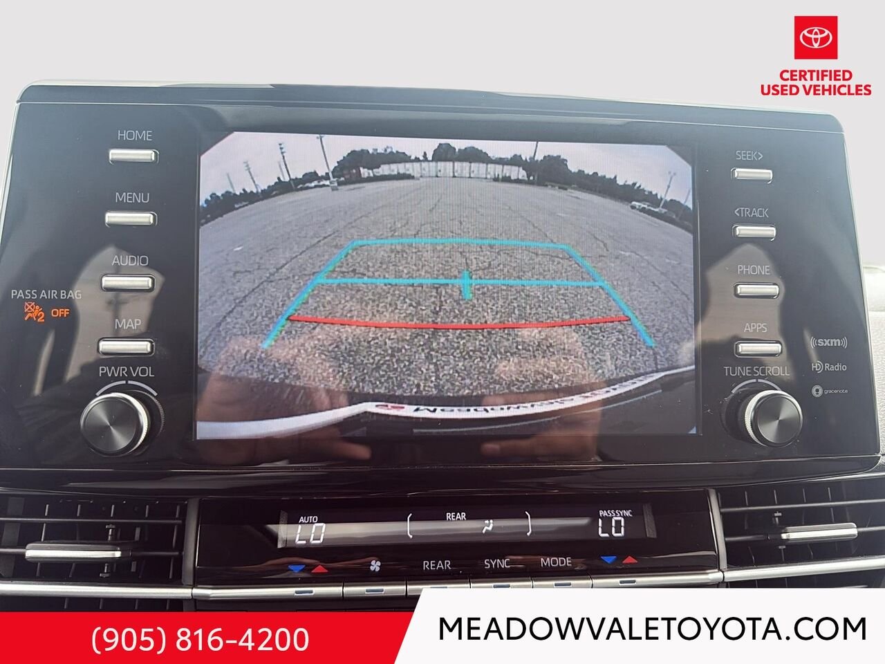2024 Toyota Sienna One Owner, 4 New Tires, Midnight Black Metallic Mississauga - photo #16