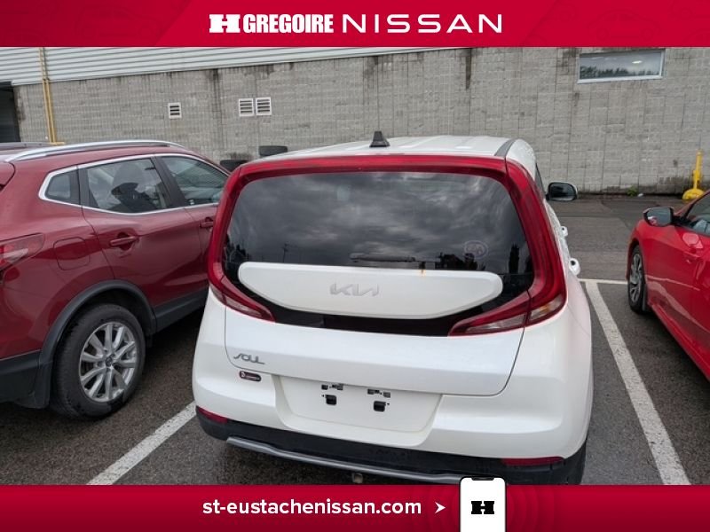 2022 Kia Soul White Saint-Eustache - photo #11