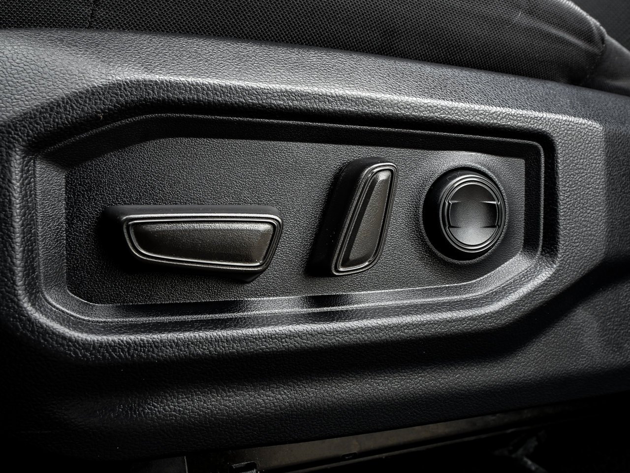 2025 Toyota Tundra 4x4 Crewmax SR Black Sherwood Park - photo #16