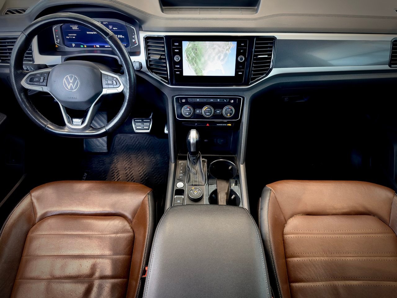 2021 Volkswagen Atlas White Notre-Dame-des-Prairies - photo #22