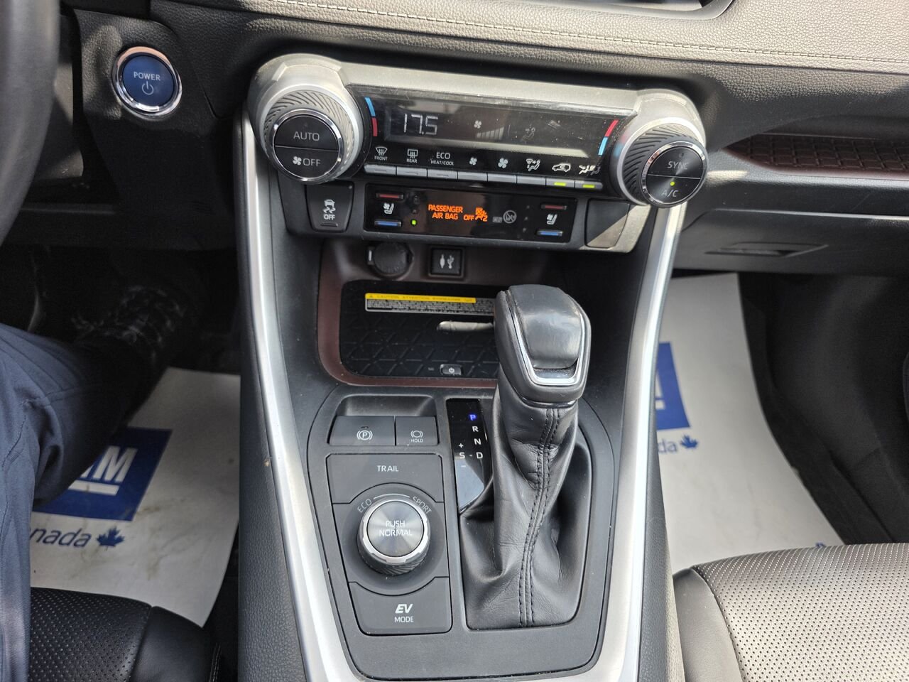 2019 Toyota RAV4 Hybrid Limited Grey Rouyn-Noranda - photo #19