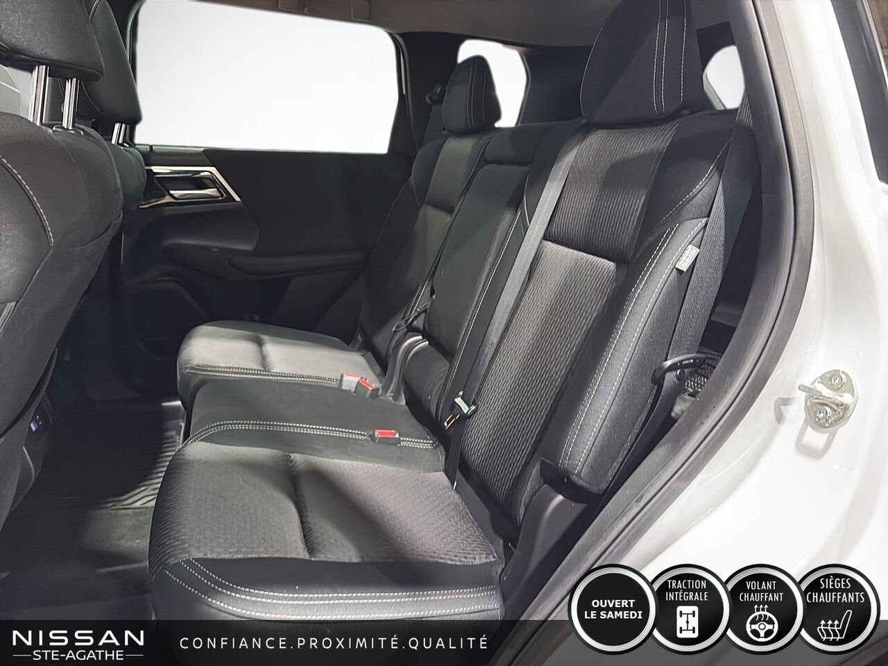 Mitsubishi Outlander 2023 Argent Saint-Jérôme - photo #8