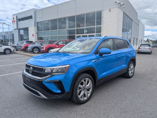 Volkswagen Taos Comfortline 4MOTION-TURBO-TOIT PANORAMIQUE-SIÈGES CHAUFFANTS-CARPLAY 2022 Bleu