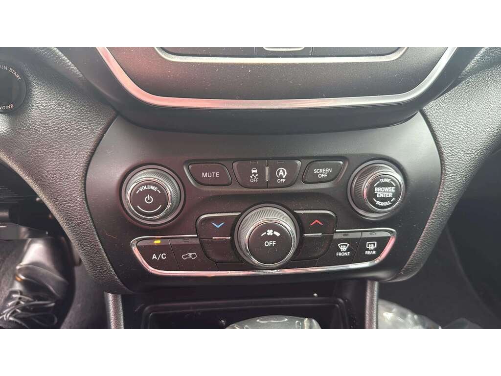 Jeep Cherokee 2020 Blanc Gatineau - photo #13
