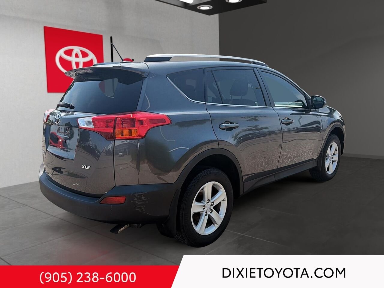 2013 Toyota RAV4 XLE FWD / CLEAN CARFAX Grey Mississauga - photo #3