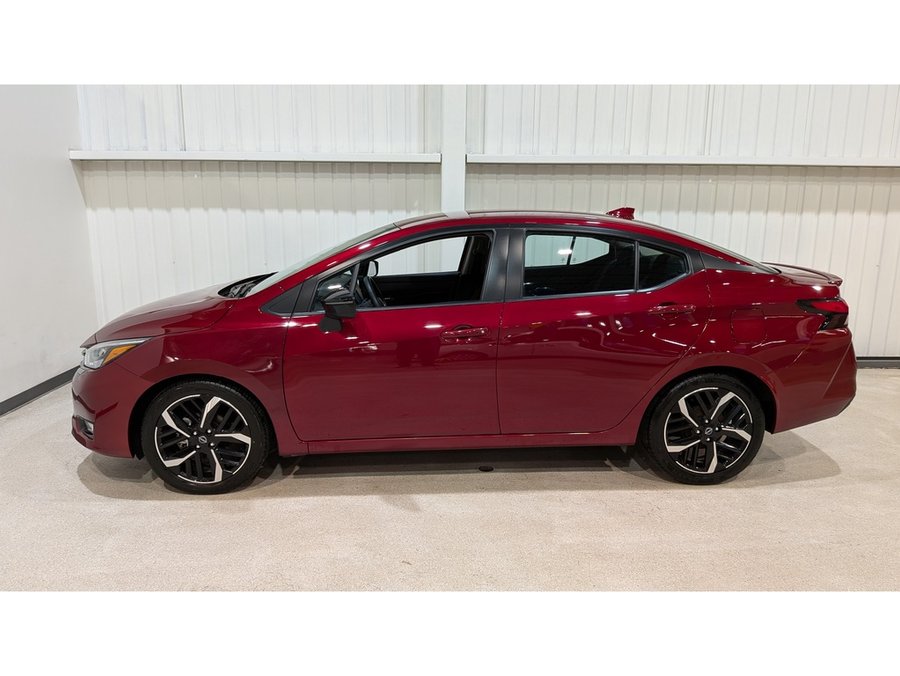 Nissan Versa SR CVT 2023 Rouge