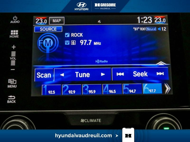 2016 Honda Civic White Blainville - photo #29