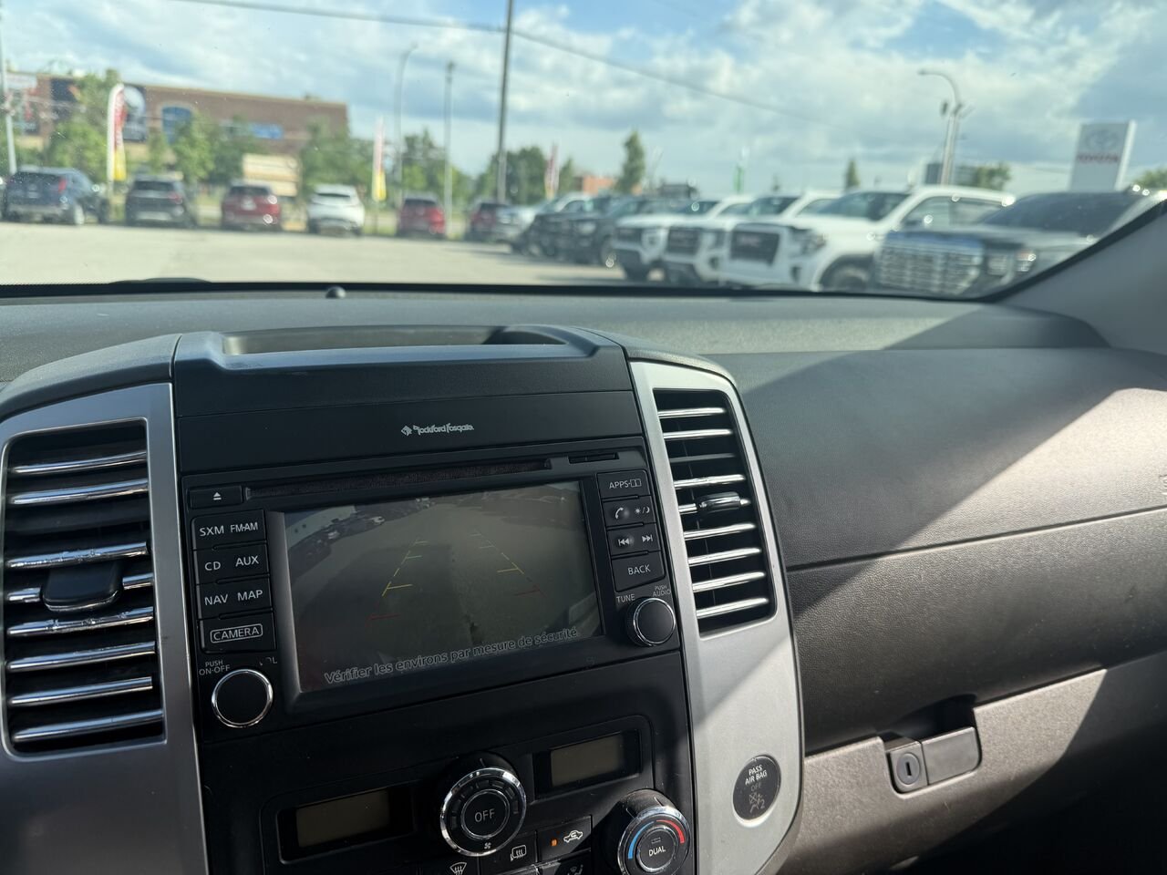 NISSAN FRONTIER PRO-4X SV cabine double 4x4 caisse longue BA 2018 Gris Gatineau - photo #6