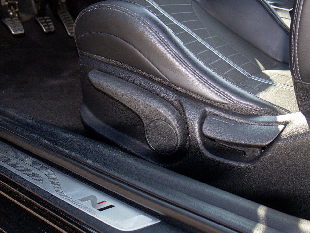 2022 Hyundai Veloster N Manual Black Sherwood Park - photo #25