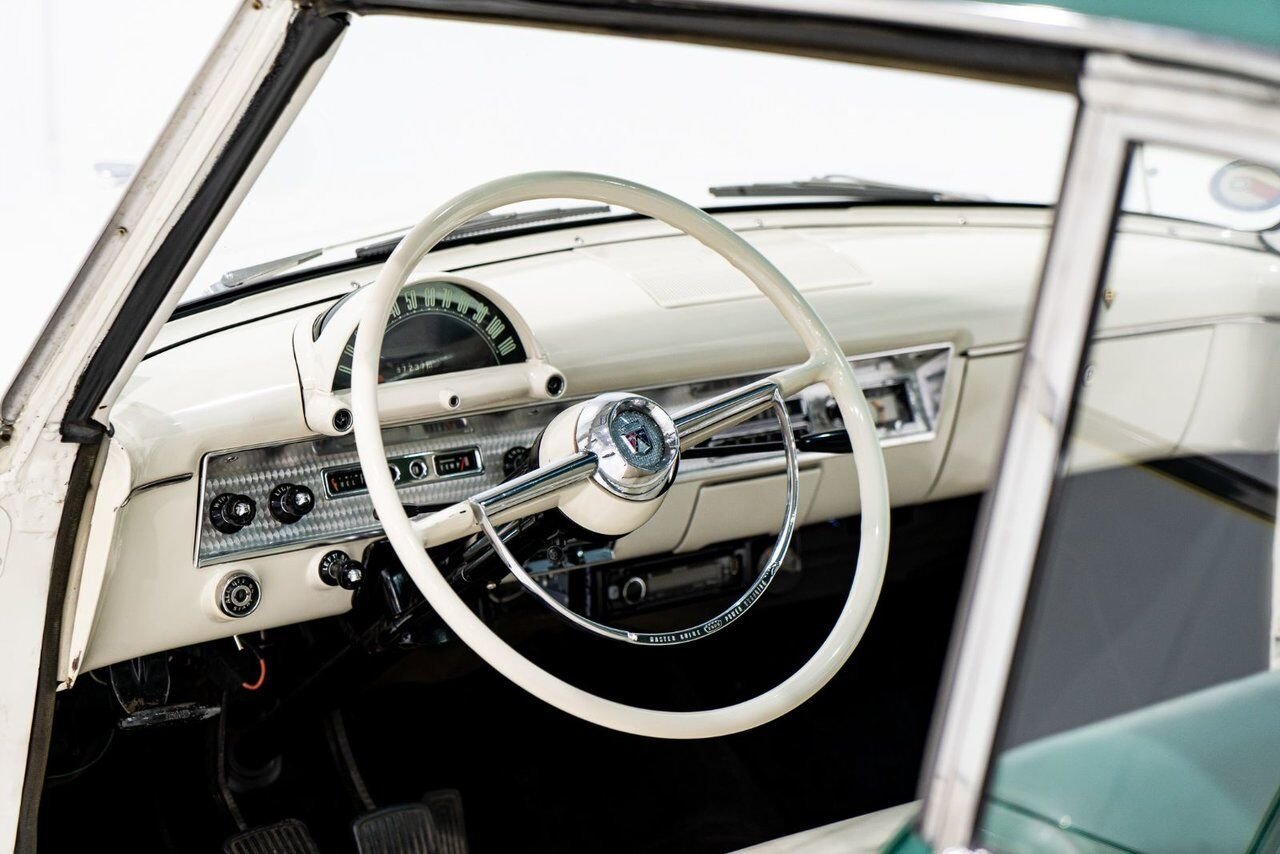 Ford Crestline Skyliner rare glass top long term ownership 1954 Blanc Montréal - photo #67