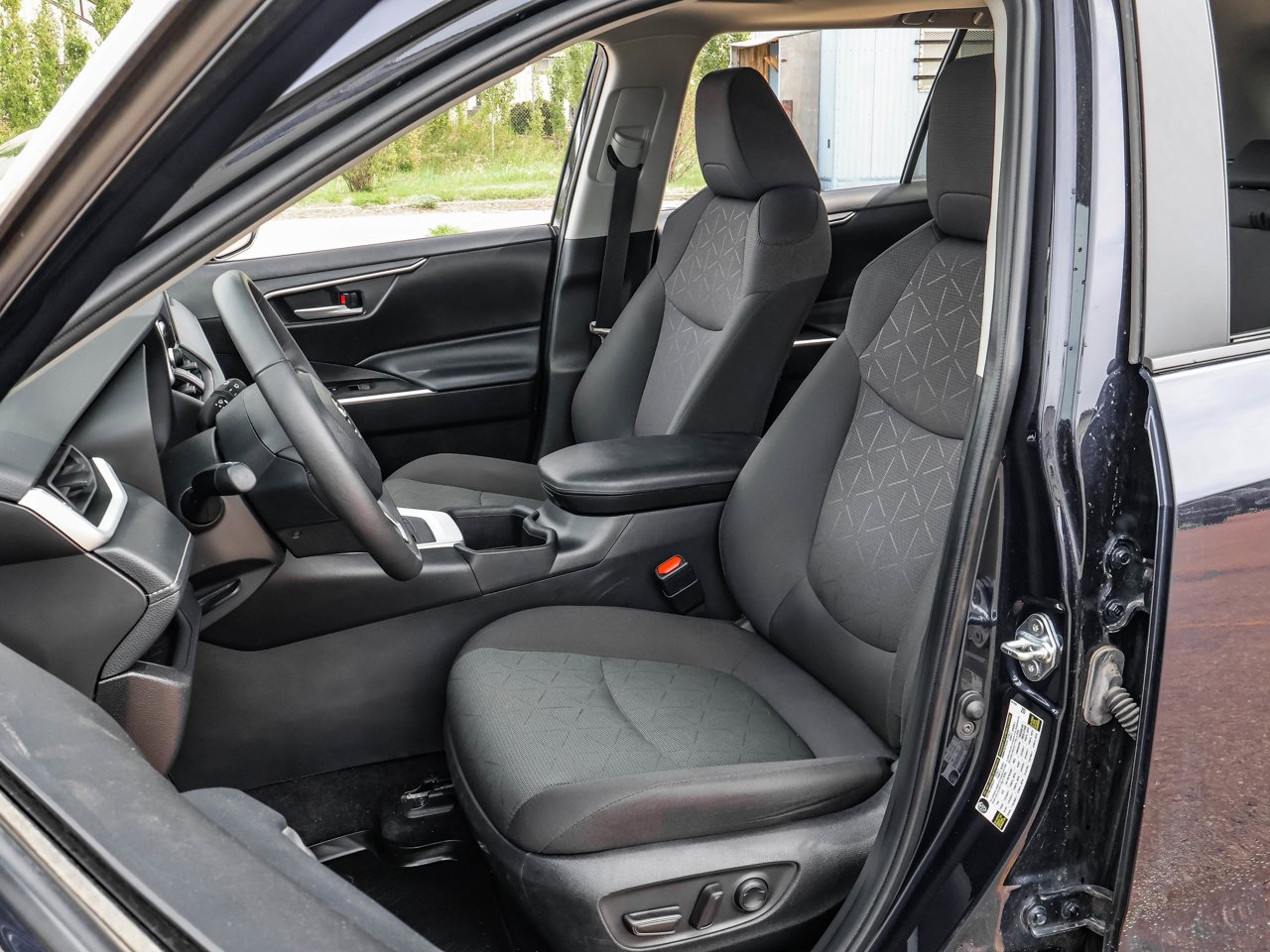 2024 Toyota RAV4 XLE AWD Blue Sherwood Park - photo #13