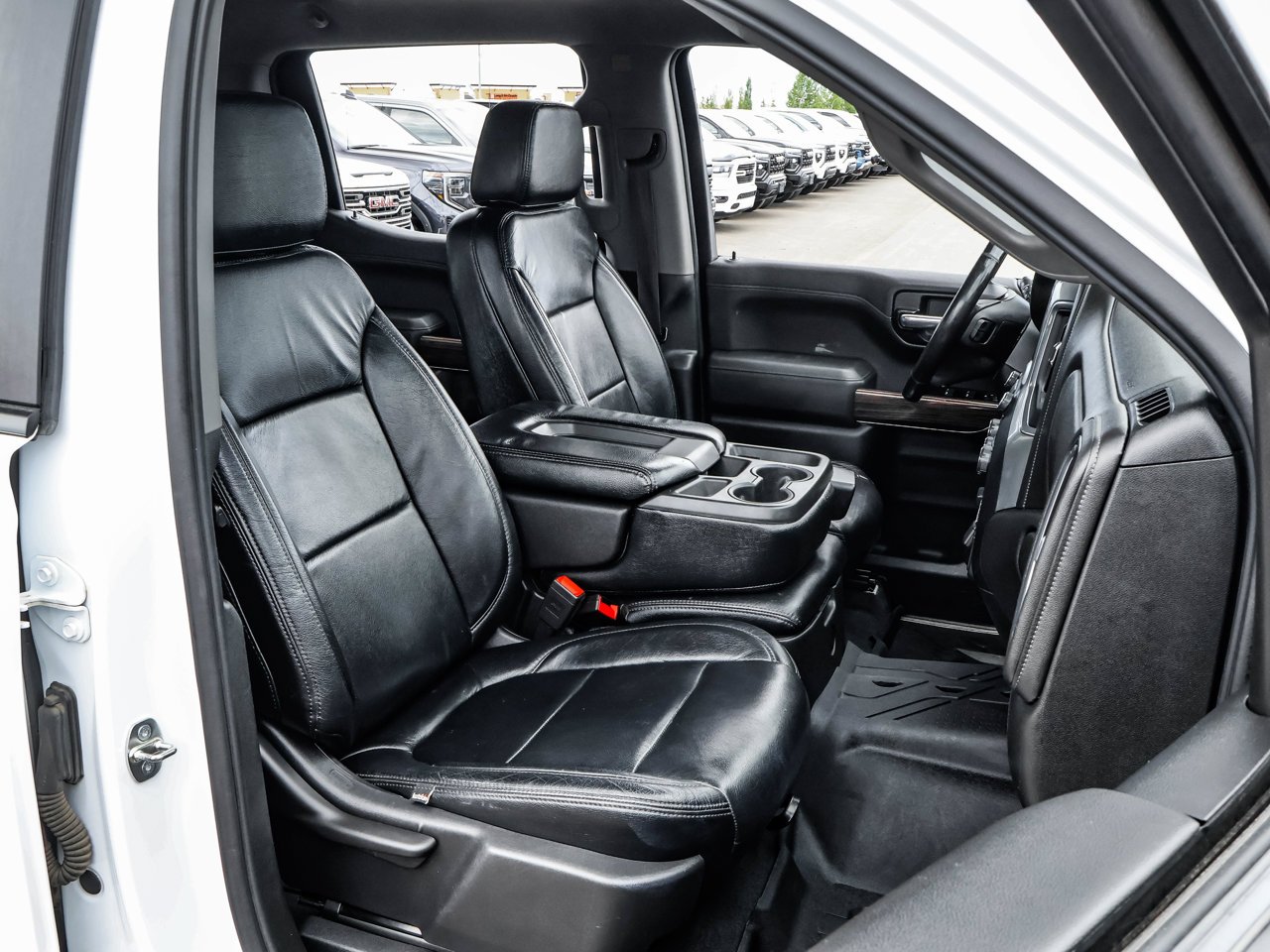 2019 Chevrolet Silverado 1500 4WD Crew Cab 147 RST White Sherwood Park - photo #14