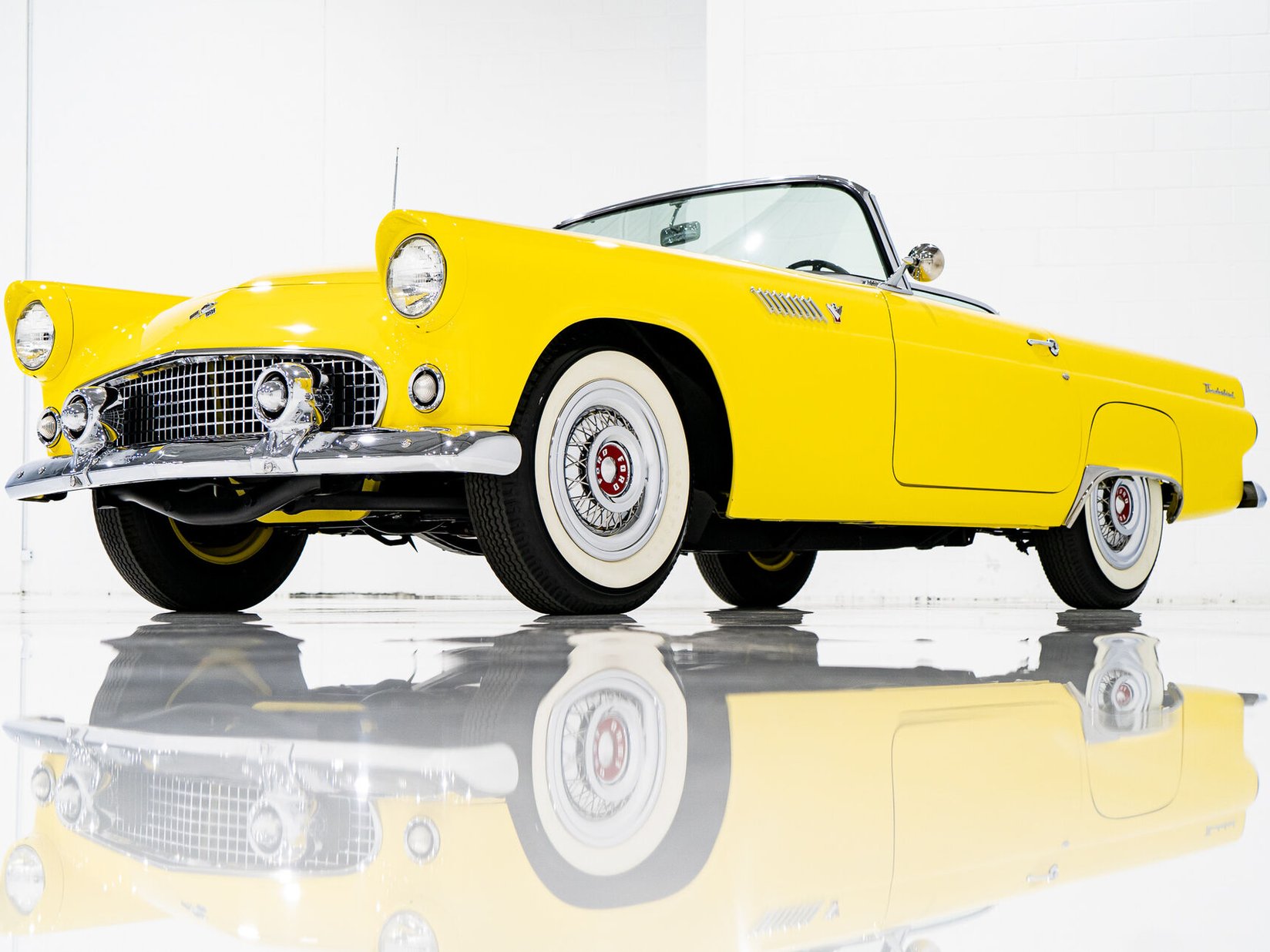 Ford Thunderbird **PRICE IN USD** Fully restored 1955 Montréal - photo #25