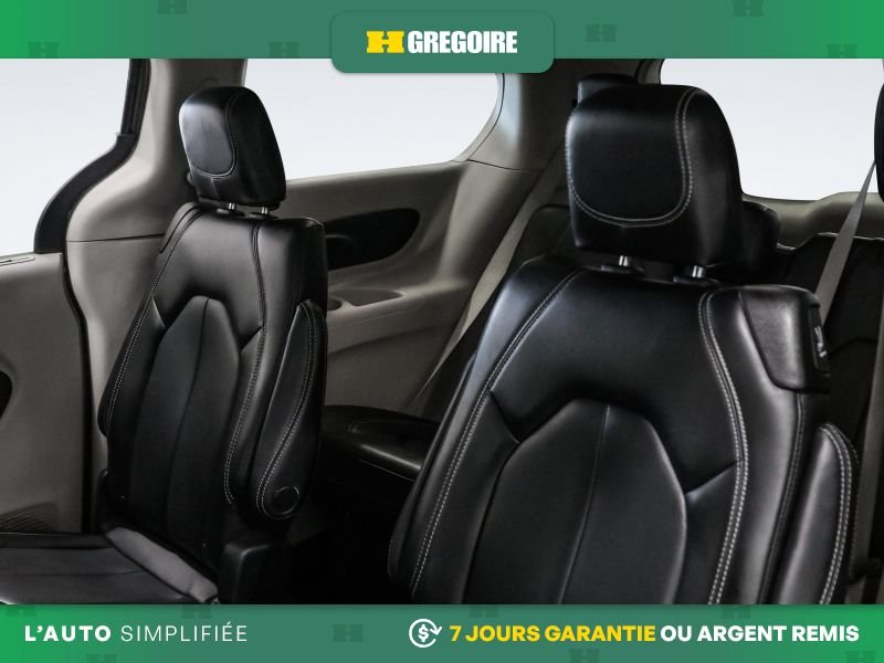 2023 Chrysler Pacifica Grey Laval - photo #18