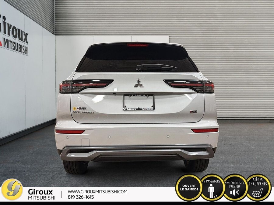2026 MITSUBISHI Outlander SE S-AWC White Diamond