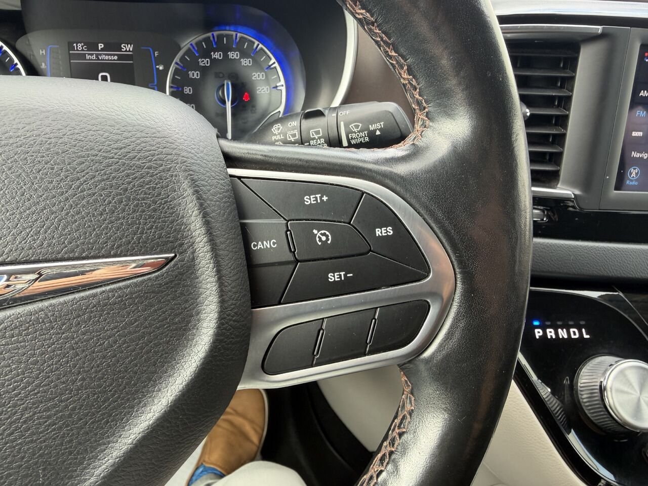 2019 Chrysler Pacifica Black Thetford Mines - photo #18