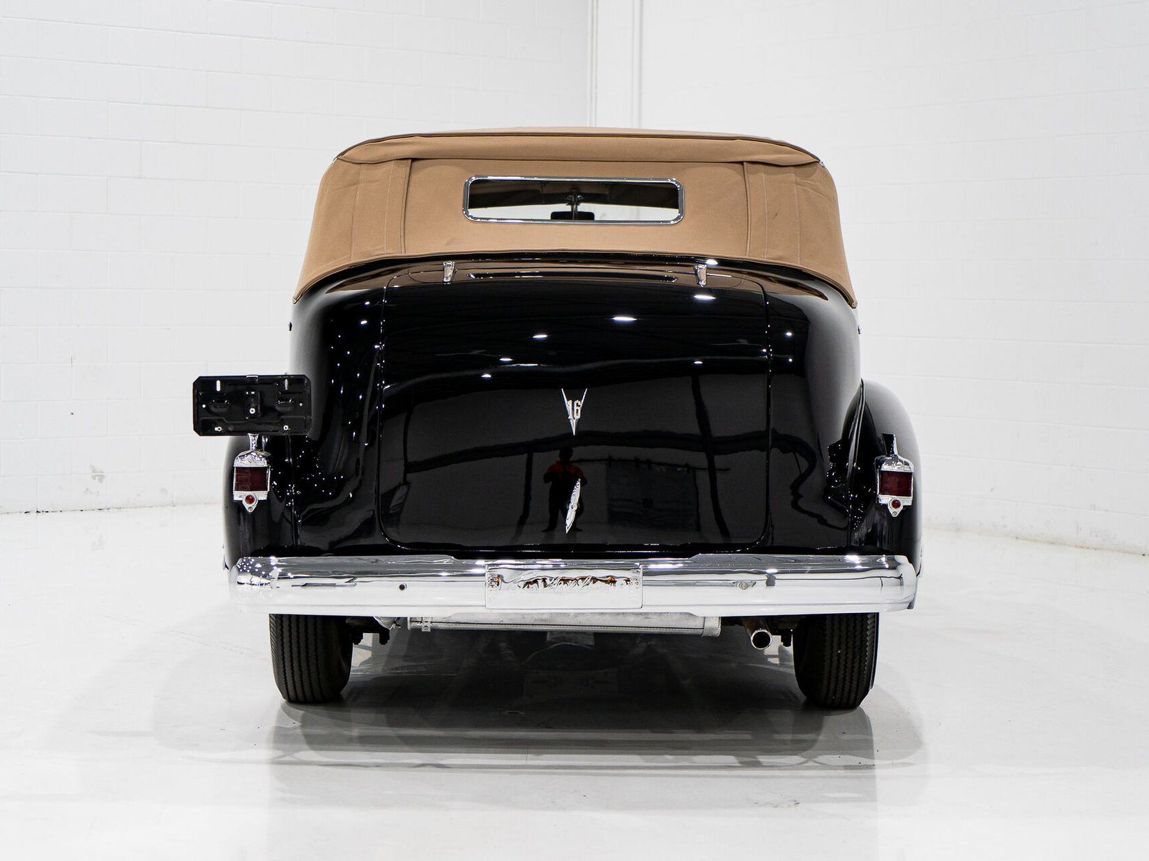 Cadillac Series 90 **PRICE IN USD**1 of 13 V16 1938 Noir Montréal - photo #81
