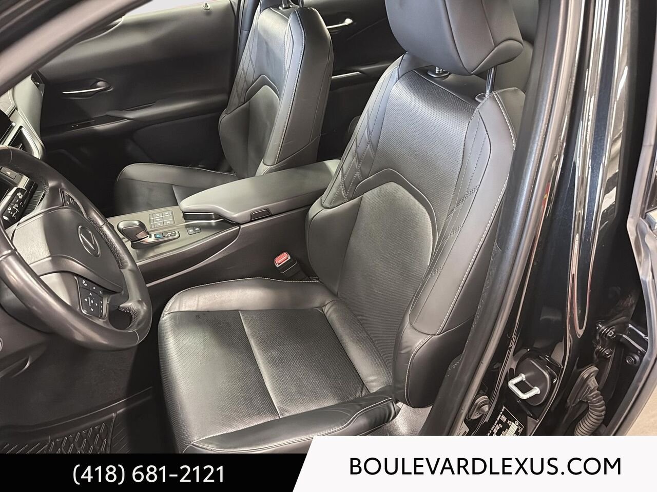 2025 Lexus UX Black Quebec - photo #8
