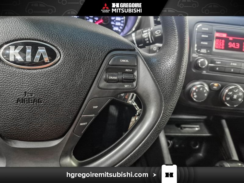 Kia Forte 2015 Bleu Laval - photo #21