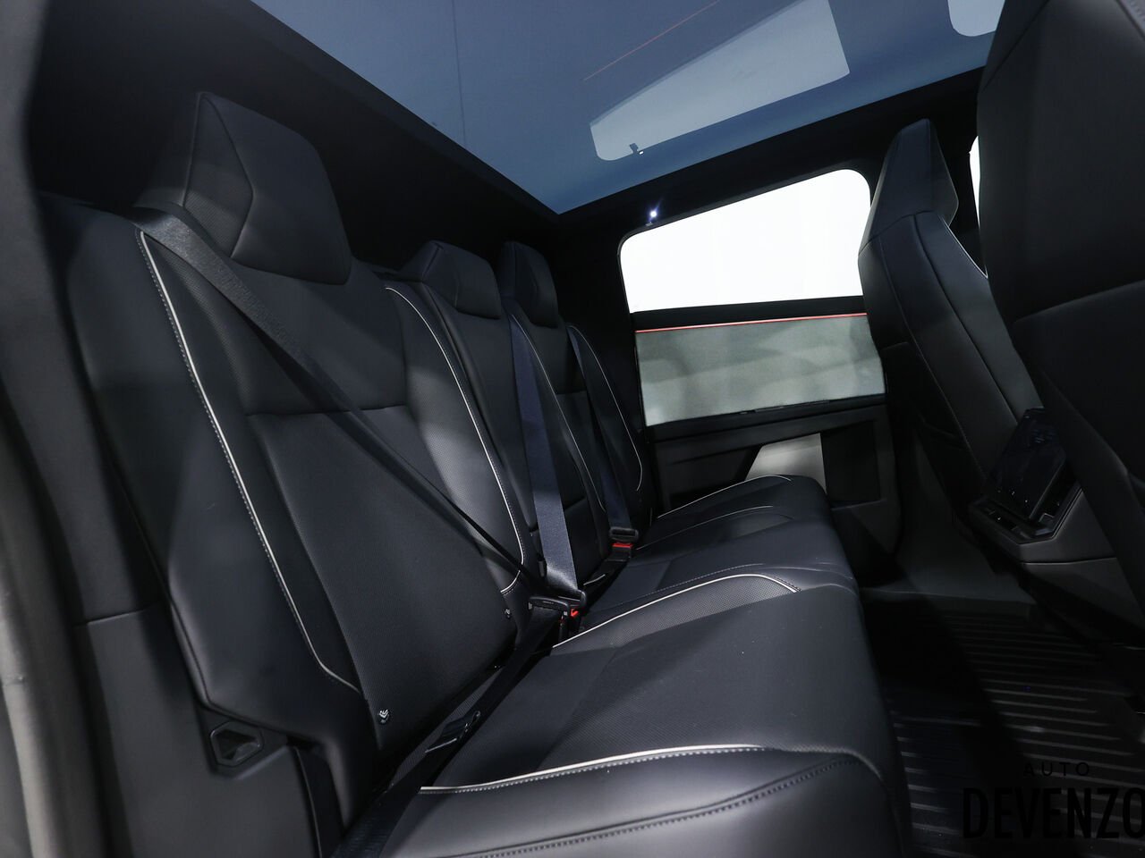 Tesla Cybertruck 2024 Argent Saint-Eustache - photo #8