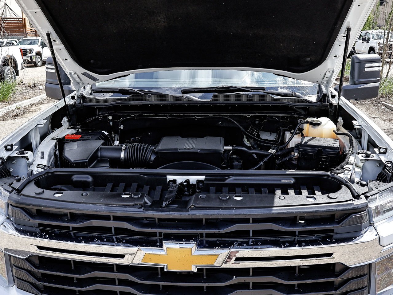 2025 Chevrolet Silverado 2500HD 4WD Crew Cab 159 LT White Sherwood Park - photo #8