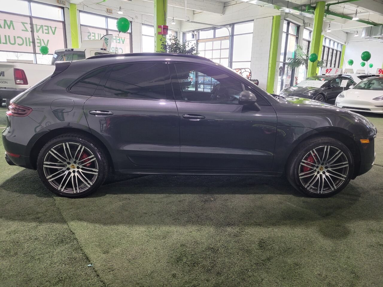 2018 Porsche Macan Black  - photo #6