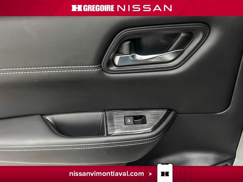 Nissan Rogue 2023 Blanc Laval - photo #18