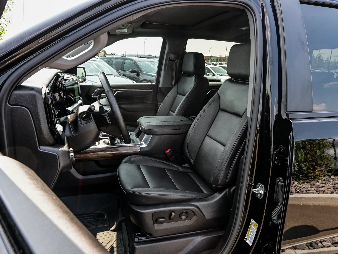 2025 Chevrolet Silverado 1500 4WD Crew Cab 147 LT Trail Boss Black Sherwood Park - photo #16