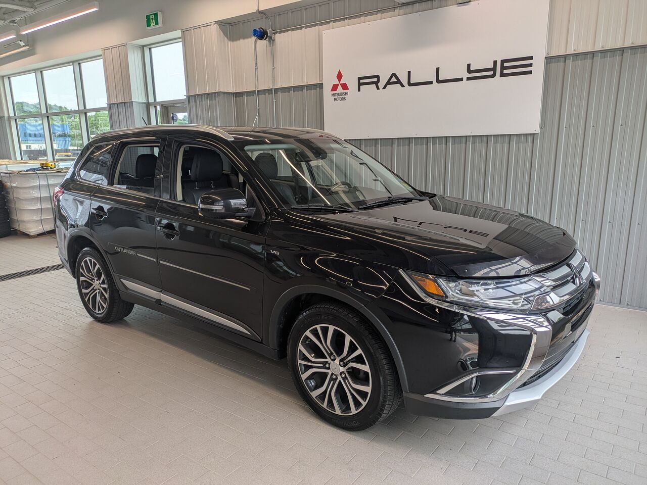 2016 Mitsubishi Outlander Black Gatineau - photo #0