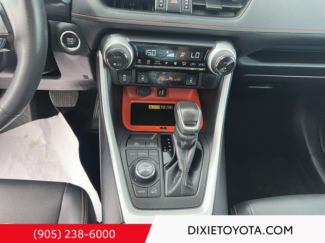 2024 Toyota RAV4 TRAIL AWD / HEATED SEATS / LEATHER SURFACE / MOONROOF / ALLOY WHEELS / CARPLAY AND ANDROID AUTO Black Mississauga - photo #17