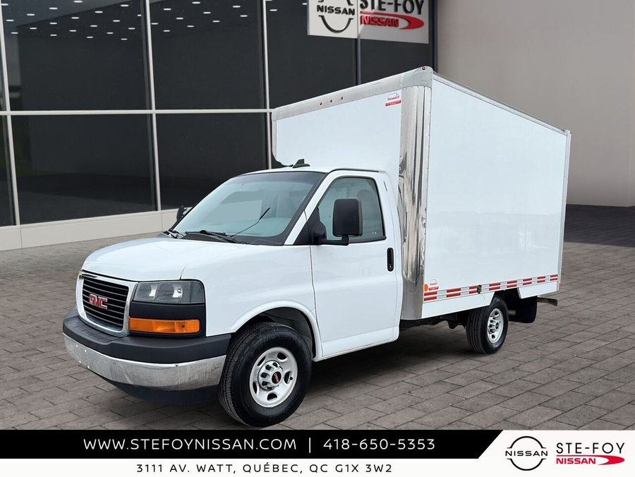 GMC Fourgonnette commerciale Savana S6196 2023 Blanc