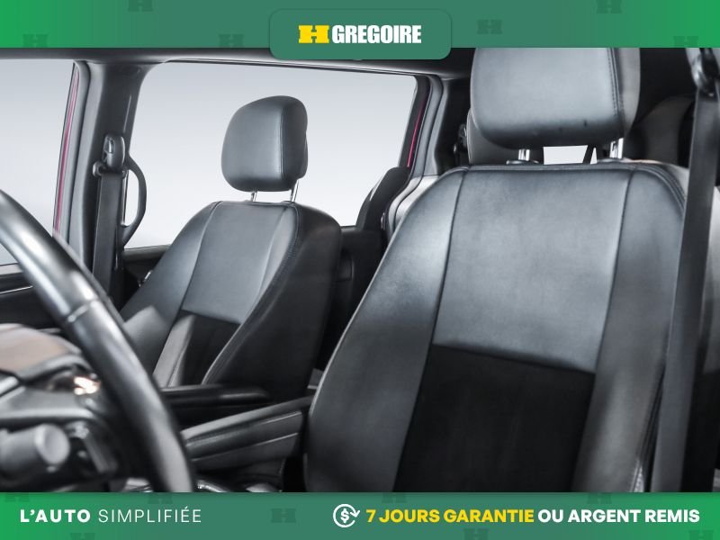 Dodge GR Caravan 820832 | 35th Anniversary AUTO AC MAGS CAM RECULE 2019 Rouge Laval - photo #15