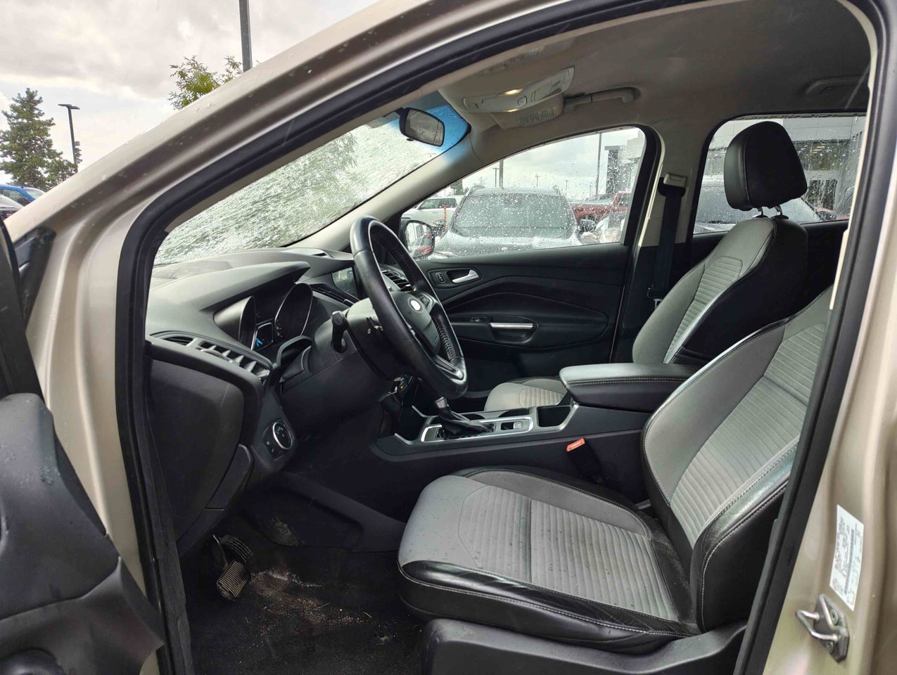 2017 Ford Escape 4WD 4dr SE White Gold Sherwood Park - photo #7