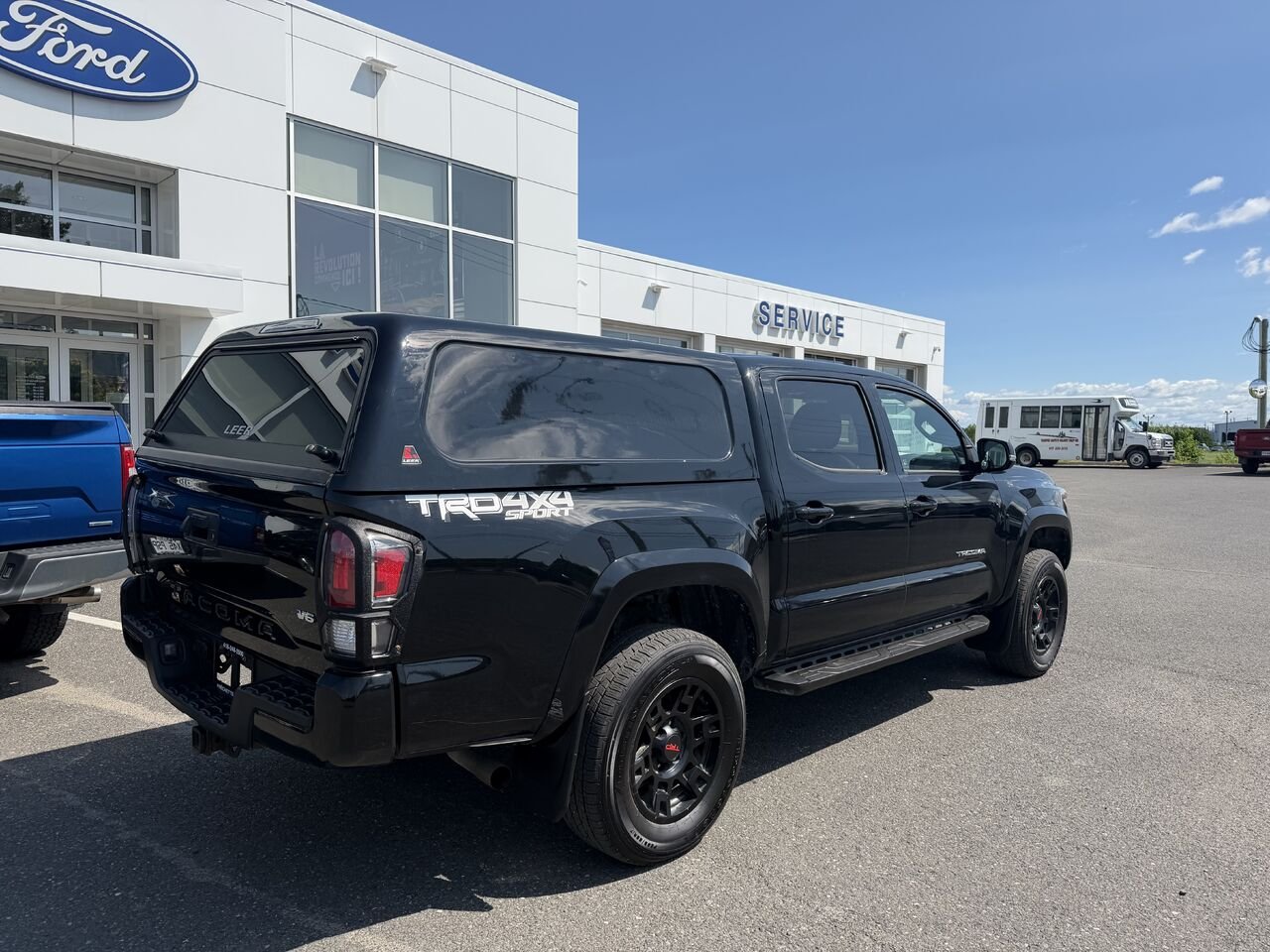 TOYOTA TACOMA 2023 Noir Montmagny - photo #2