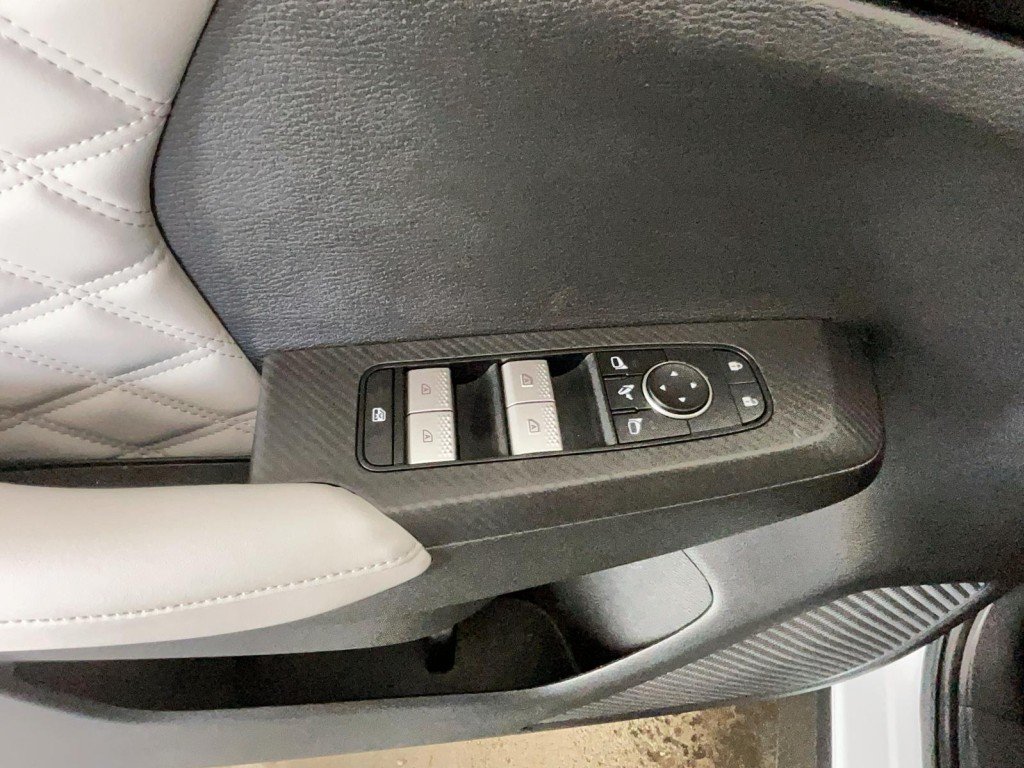 2023 Mitsubishi OUTLANDER White Amos - photo #10