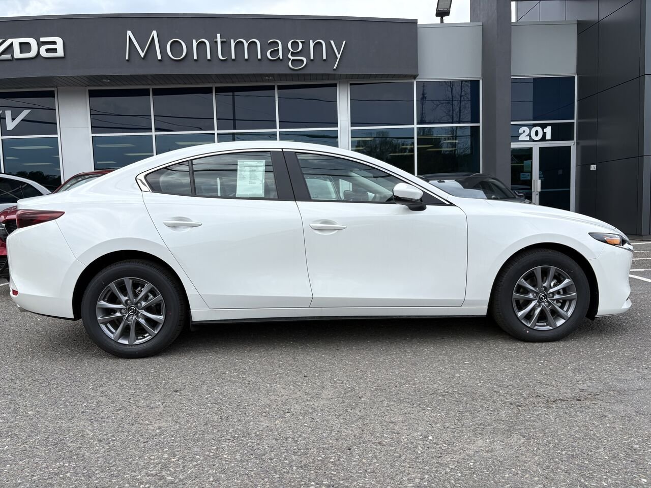 MAZDA Mazda3 GX TA 2026 Blanc neige nacré Montmagny - photo #2