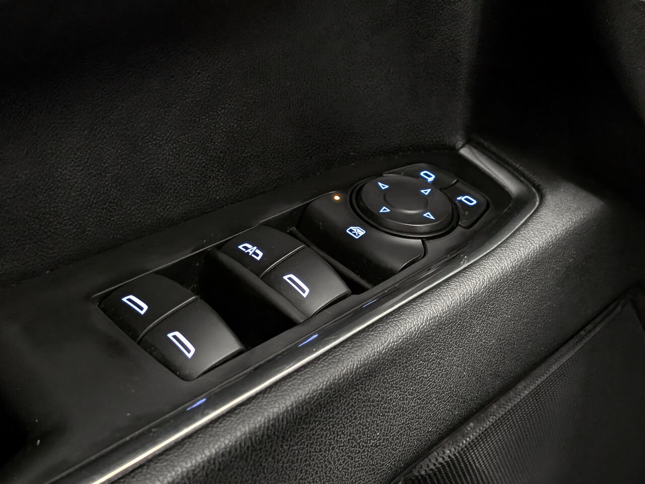 GMC SIERRA 1500 4WD CREW CAB PICKUP Elevation 3.0L Diesel volant et Sièges Chauffants 2024 Noir Sherbrooke - photo #14