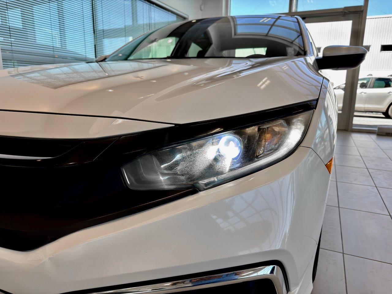 2019 Honda Civic Sedan White Notre-Dame-des-Prairies - photo #4