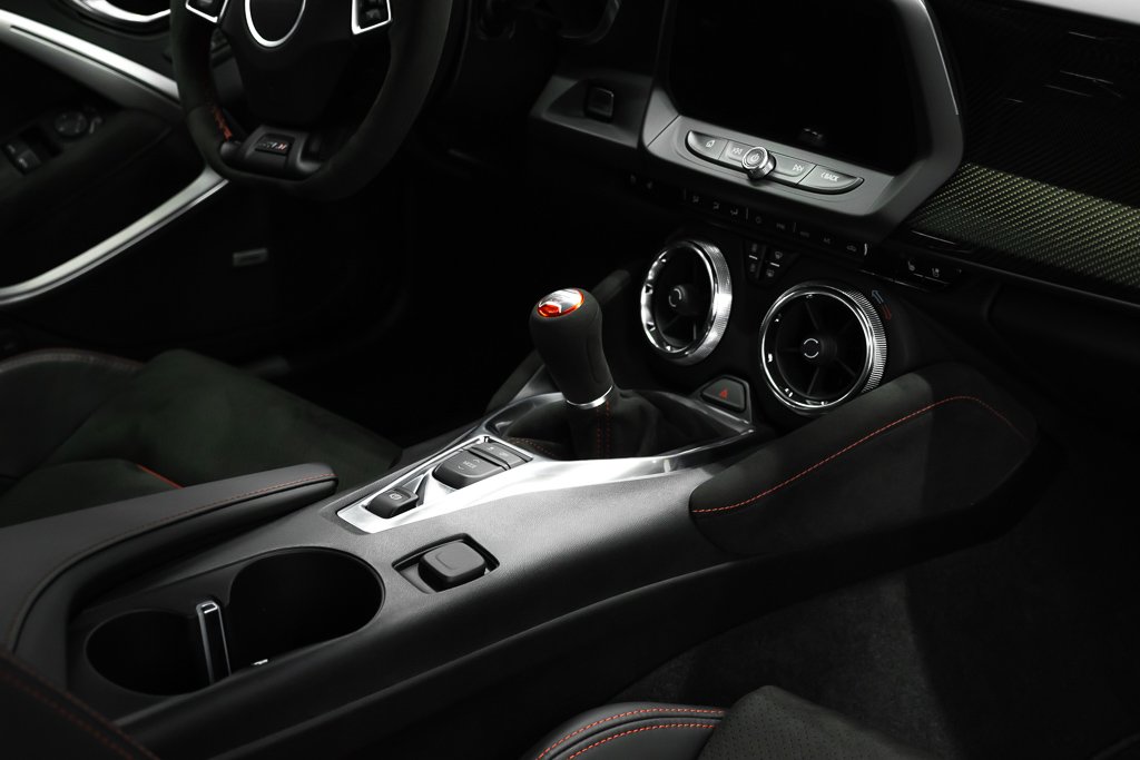 2018 Chevrolet Camaro 2dr Cpe ZL1 | 1LE PACKAGE White Kirkland - photo #12