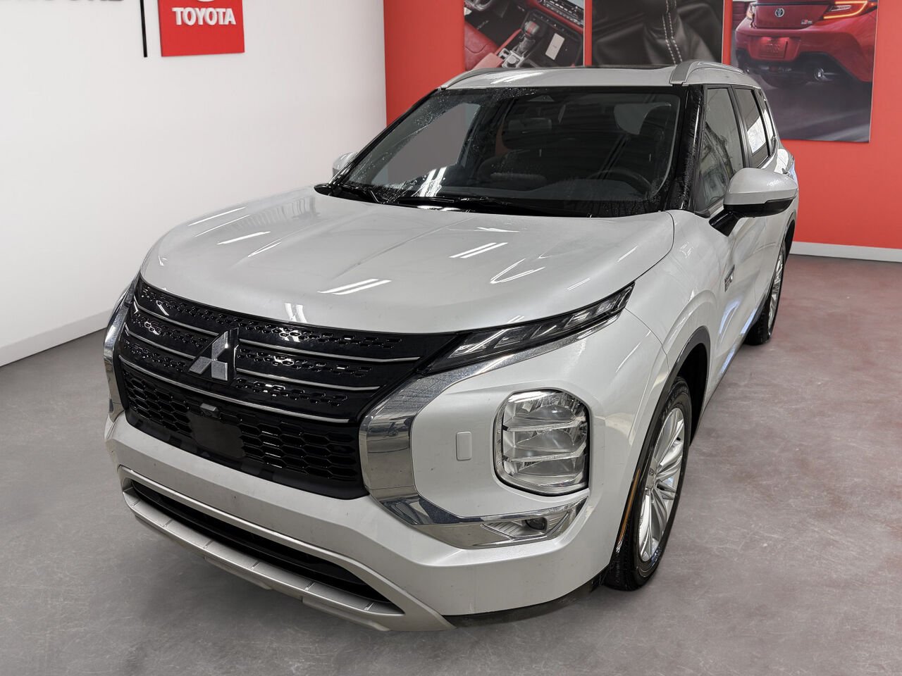 2025 Mitsubishi Outlander Plug-In Hybrid JA4T5VA99SZ609752 White Sherbrooke - photo #0