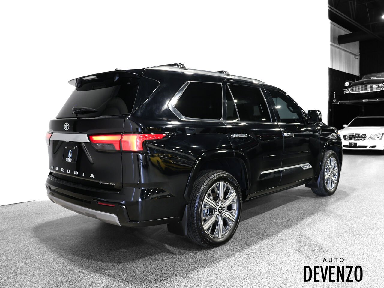 Toyota Sequoia 2025 Noir Saint-Eustache - photo #2