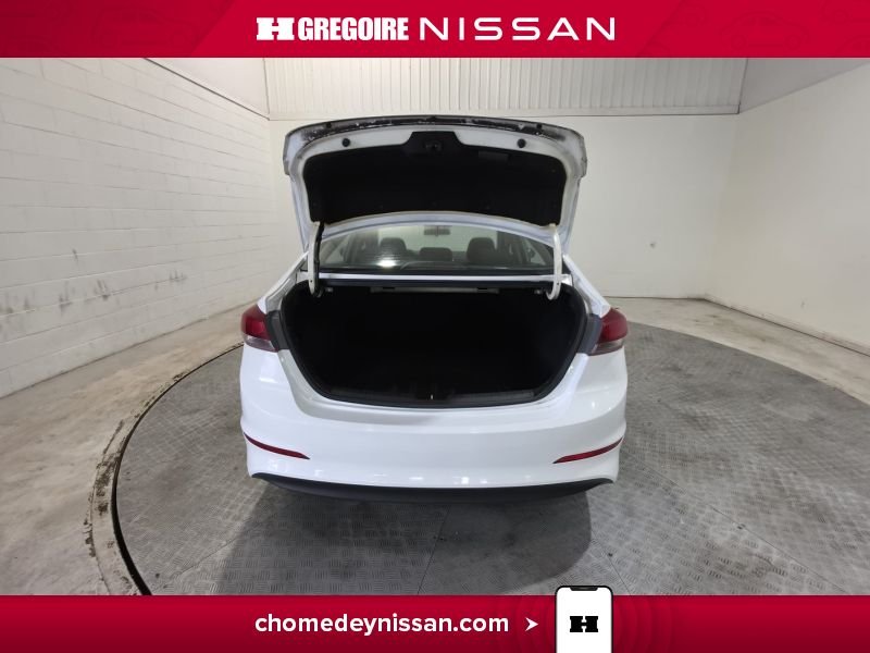 Hyundai Elantra 2017 Blanc Blainville - photo #23