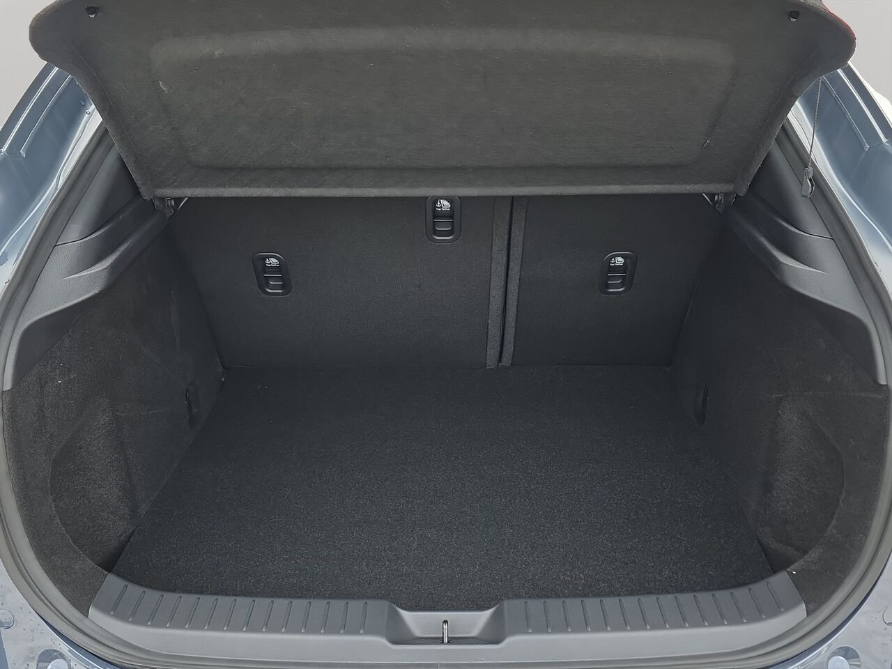 Mazda CX-30 GT, awd, toit ouvrant, Écran 360 degré, Navigation, chargeur sans fil pour cellulaire 2026 Gris aéro métallisé Val-David - photo #16