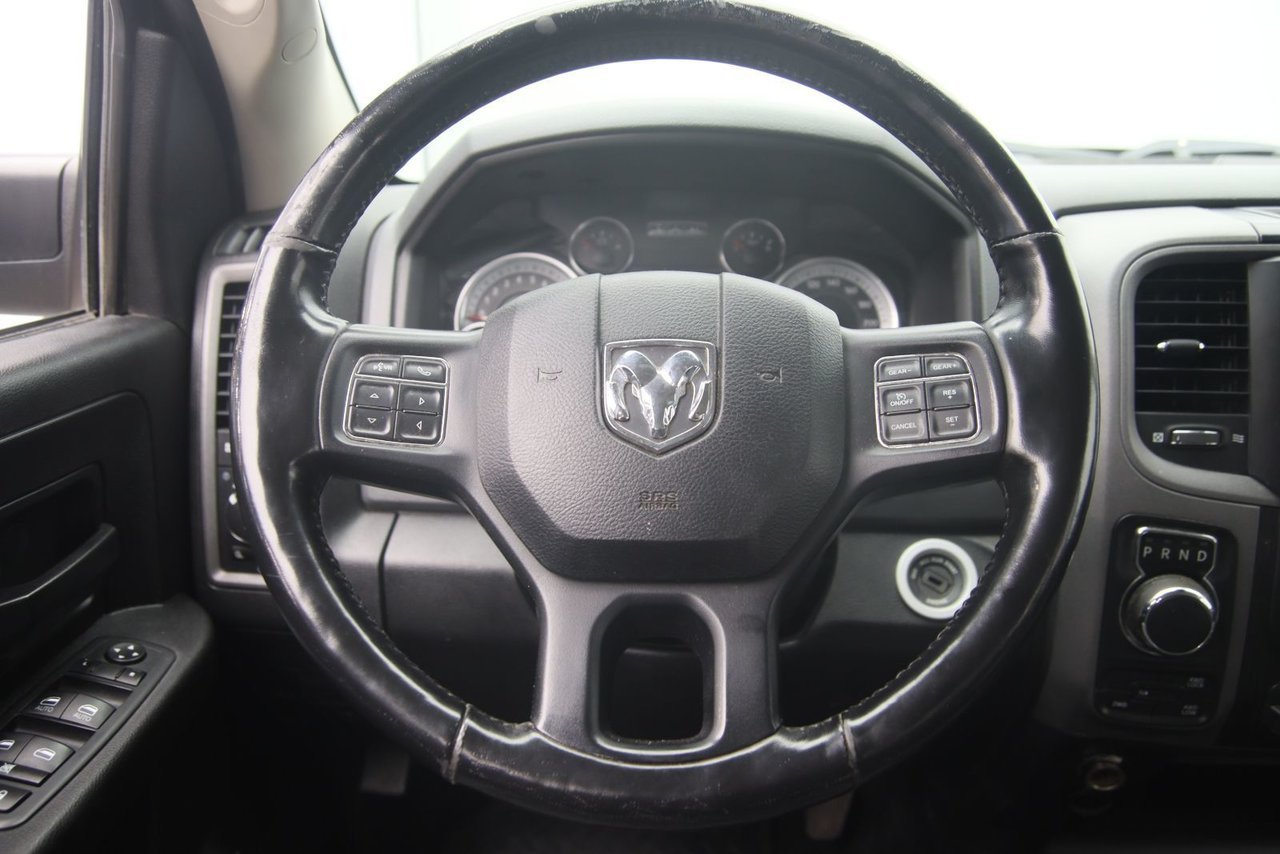 2020 Ram 1500 Classic VIN 3C6RR7KT4LG183911 Grey Chicoutimi - photo #10