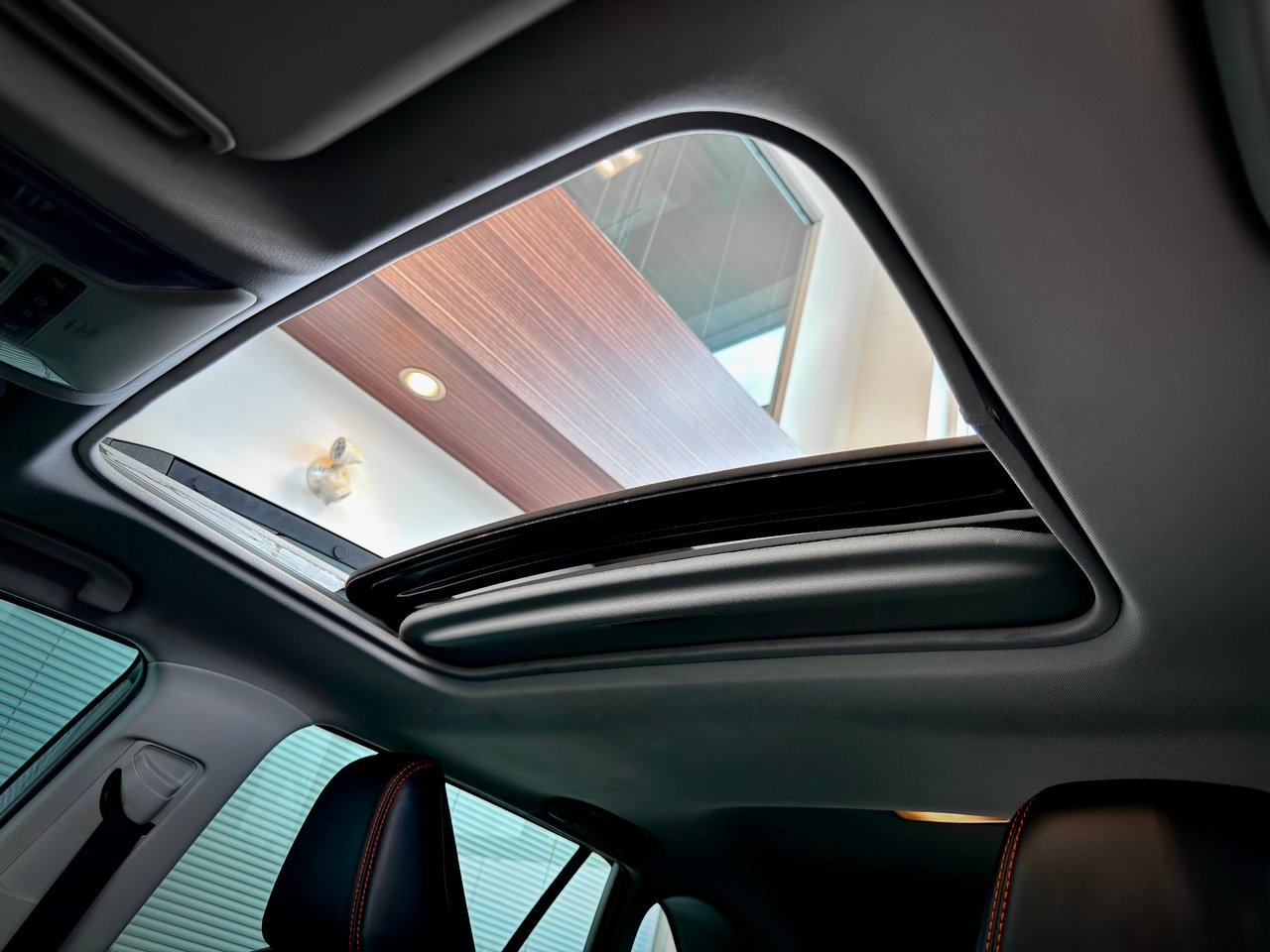 2020 Toyota RAV4 gray Notre-Dame-des-Prairies - photo #18