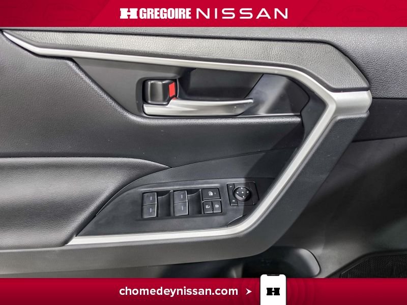 Toyota RAV4 Plug-In Hybrid 2025 Noir Saint-Eustache - photo #13
