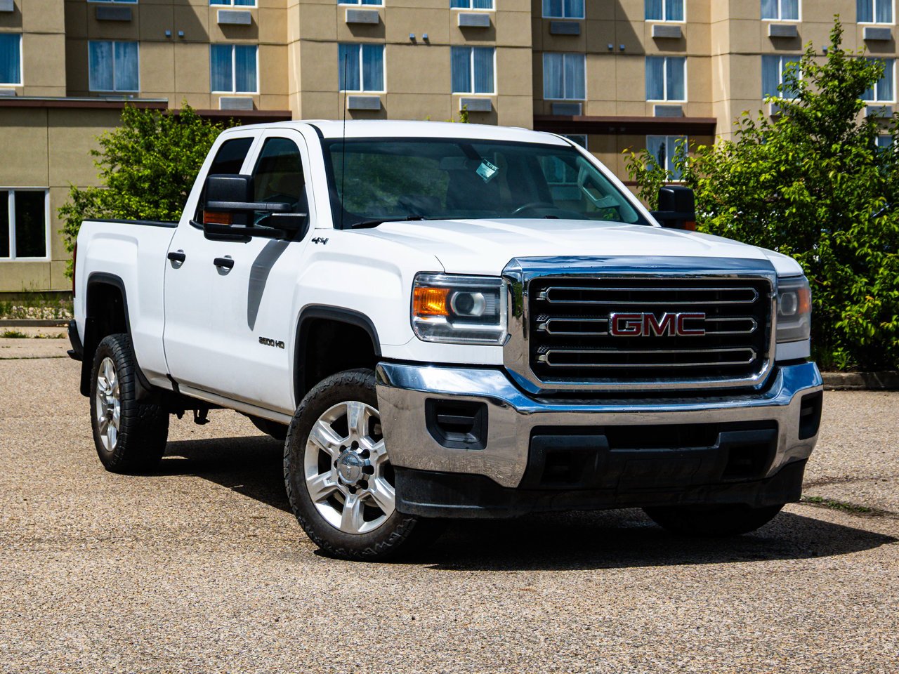 2018 GMC Sierra 2500HD 4WD Double Cab 144.2 White Sherwood Park - photo #1